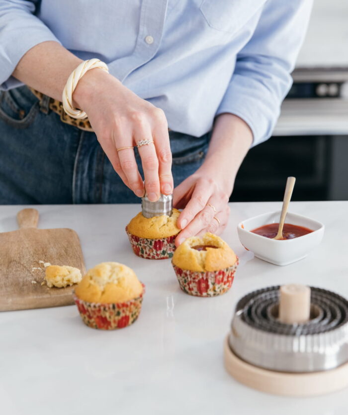 Cupcakes fourrés évidés à l'emporte-pièce avec Les Couronnes de Découpe de Casavida