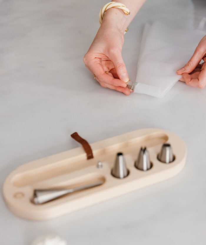 Poche à douille réutilisable fermée avec la pince de L'Élite du Pochage de Casavida