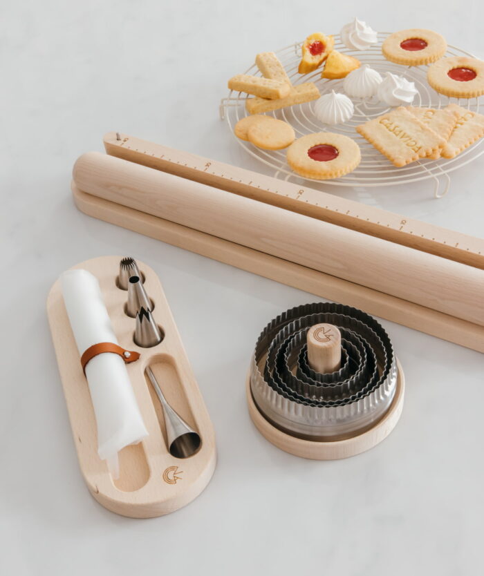 Le Collector Pack Pâtisserie de Casavida avec des biscuits, sablés et meringues réalisés avec le set
