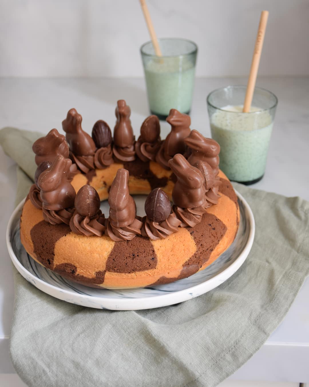 Recette de la couronne marbrée chocolat et vanille de Pâques