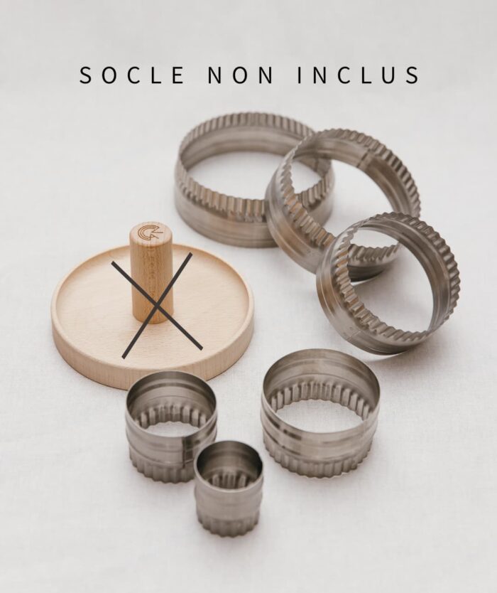 Les Couronnes de Découpe de Casavida sans socle : set de 6 emporte-pièces ronds réversibles en inox lisses et cannelés