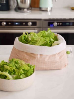 Conserver la salade plus longtemps au réfrigérateur grâce au sac à salades Casavida