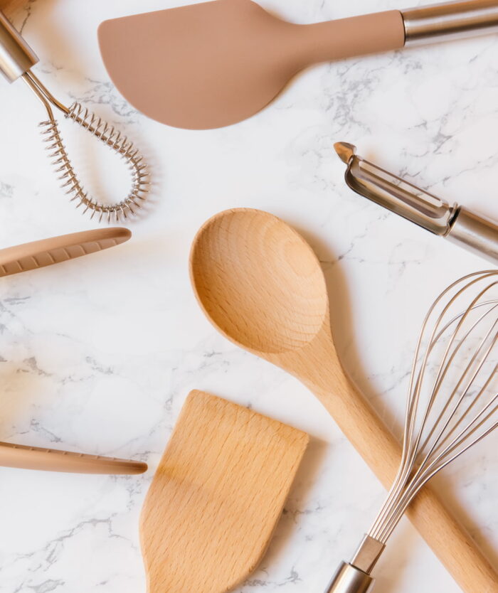 Ustensiles de cuisine en bois et inox de la collection Les Indispensables de Casavida